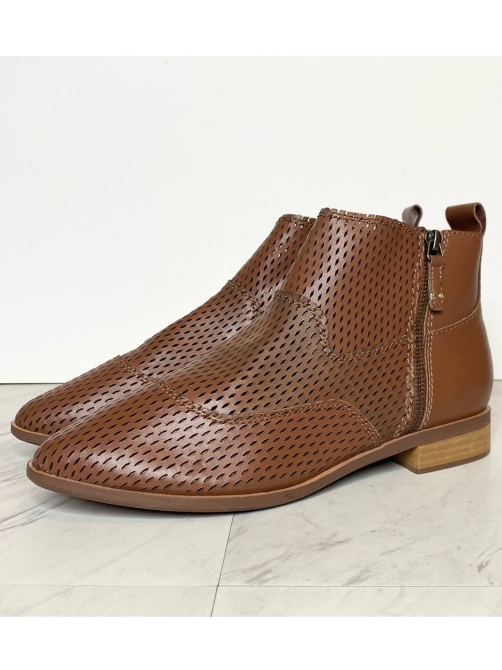 New! Kelsi Dagger KDB Alaska Brown Bootie 9